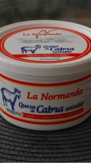 Sabor Artesanal y Calidad Agroindustrial: La Normanda Destaca la Elaboración de su Exquisito Queso de Cabra Untable